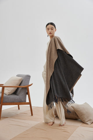 Double-sided sable cashmere throw
