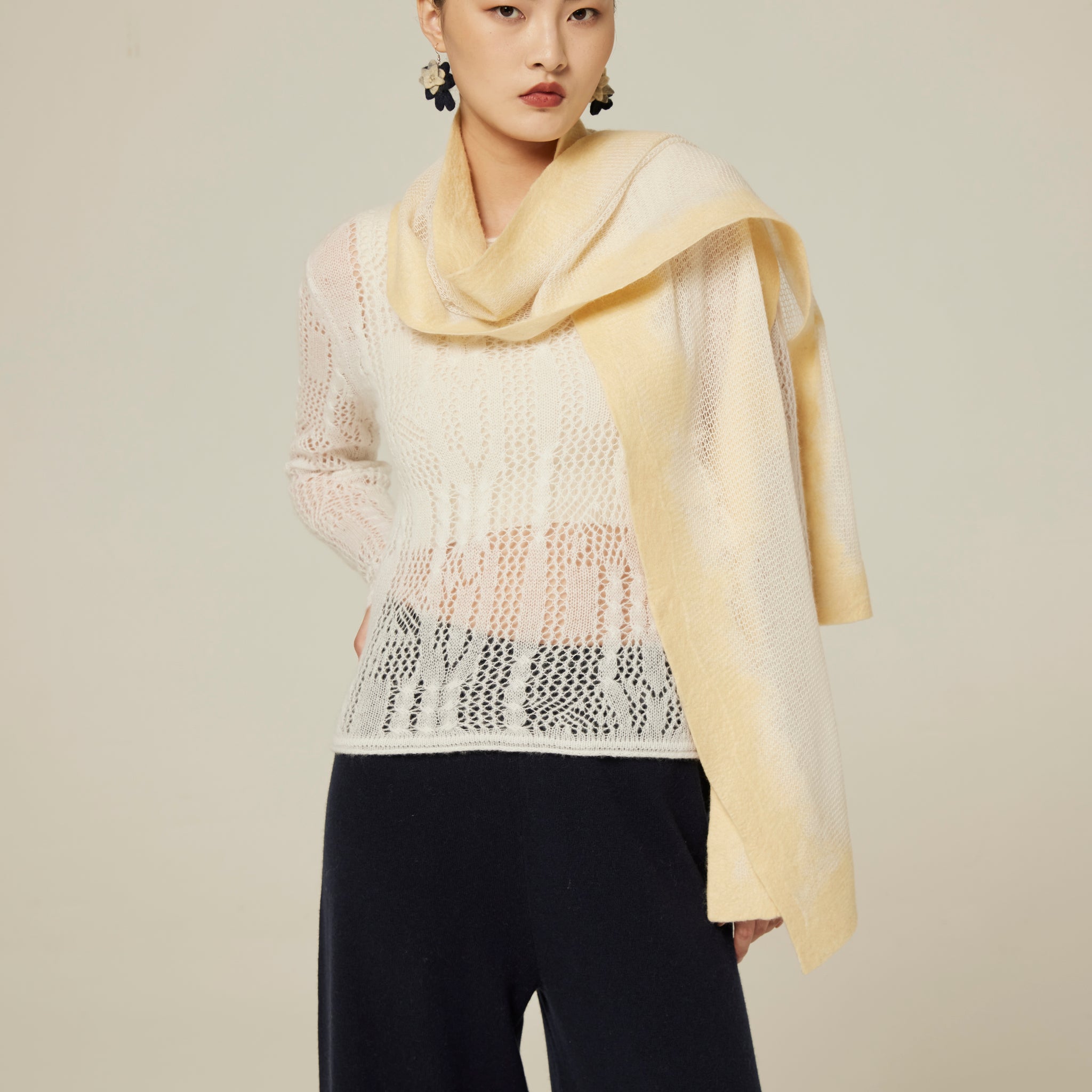 Handcrafted knitted cashmere felt scarf